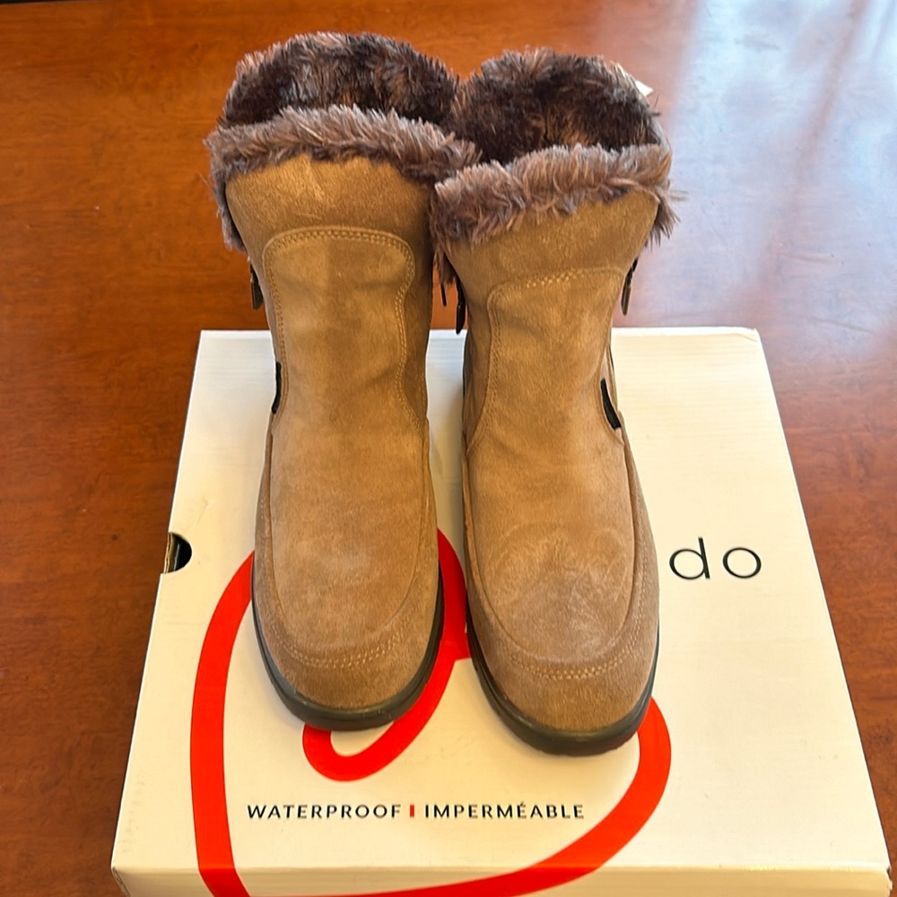 BLONDO Kaddy’s suede ankle boots size 6M - Picture 3 of 9